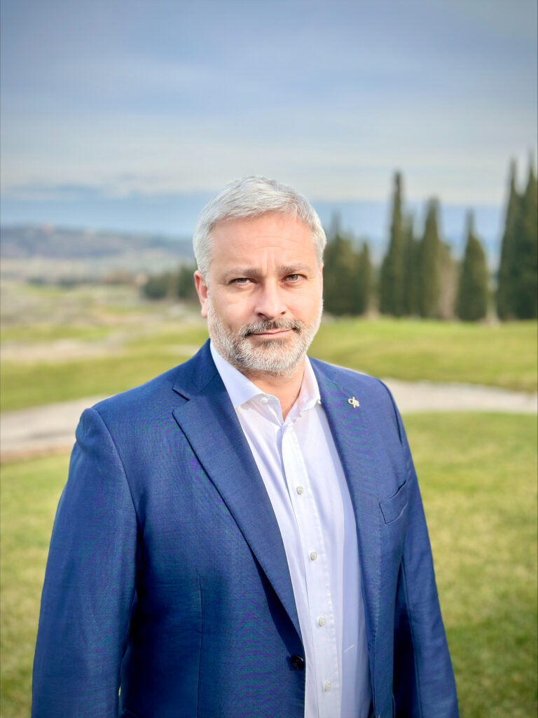 Angelo Vignola è stato nominato Direttore Sales & Marketing di Rosewood Castiglion del Bosco, resort