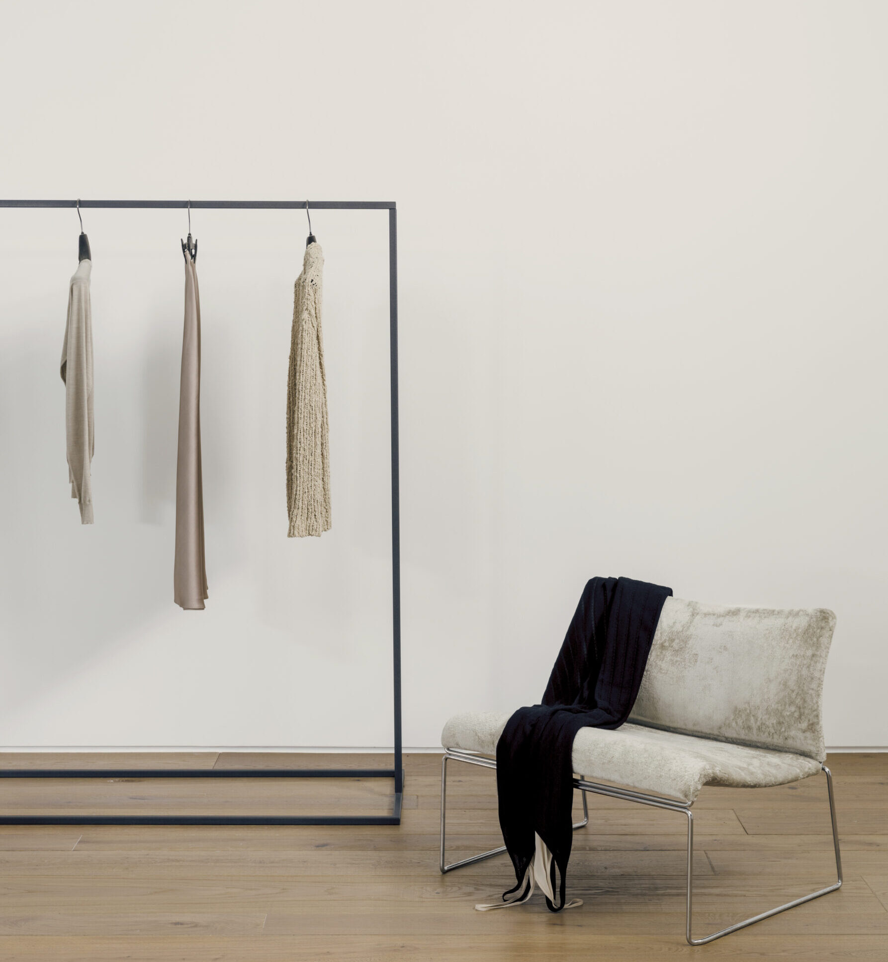 Roberto Collina, apre primo showroom, articolo su The Hub Milan