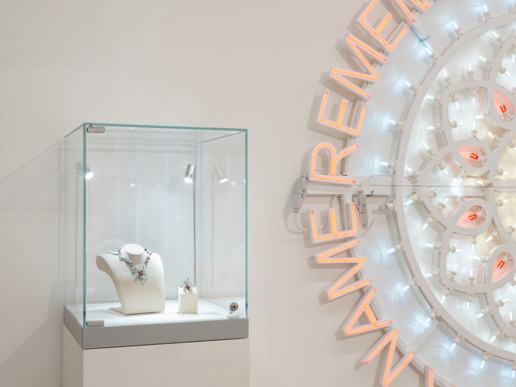 The Art of Wonder, foto di Alessandro Zambianchi, Phillips, presentazione Milano, articolo su Plume Magazine